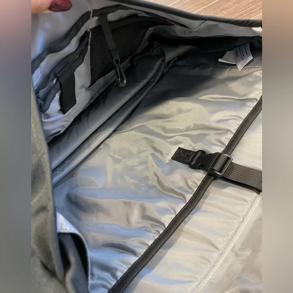 NWT Patagonia 15” Laptop Bag